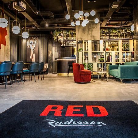 Radisson Red London Greenwich The O2 Екстериор снимка