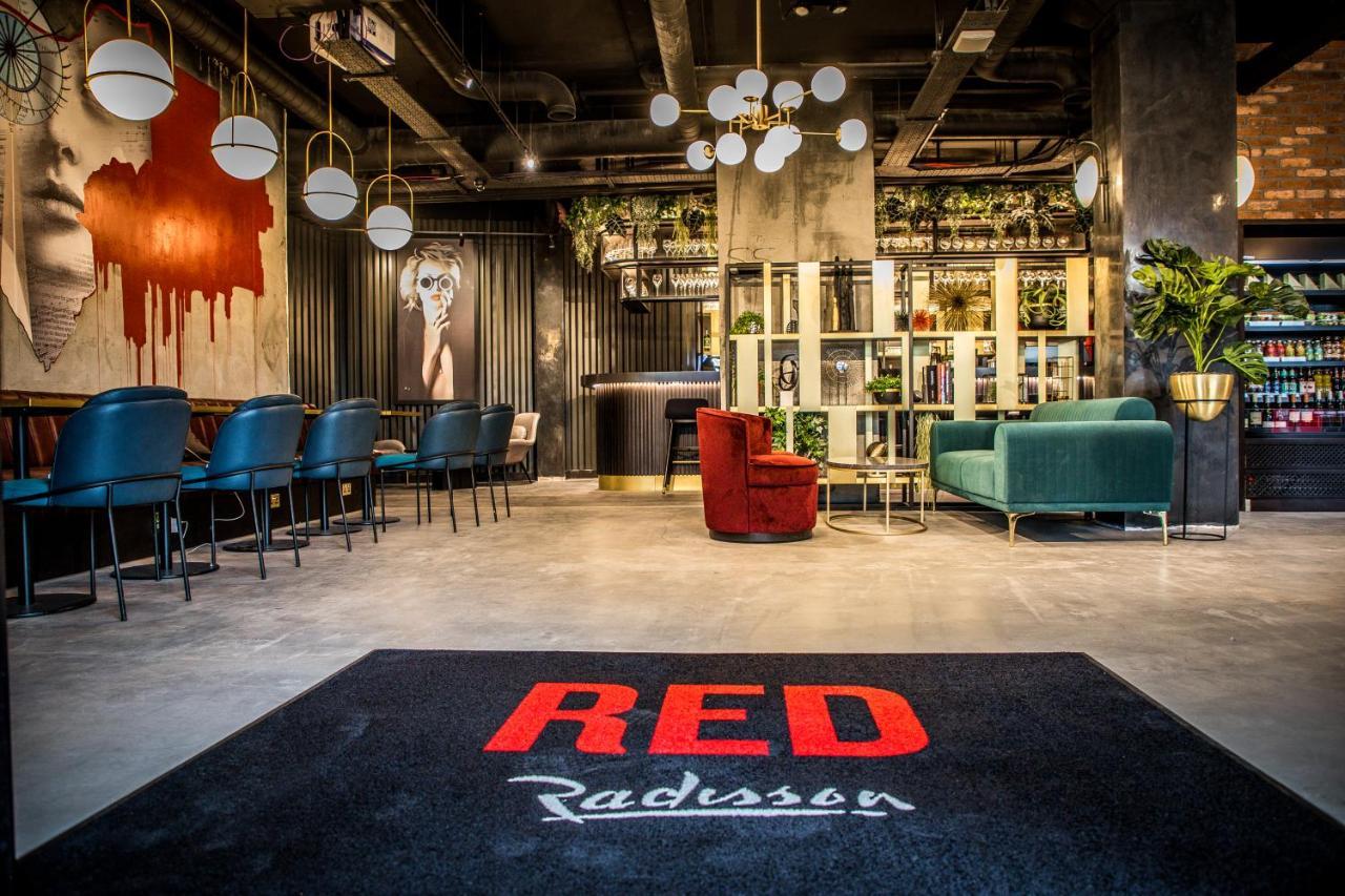Radisson Red London Greenwich The O2 Екстериор снимка