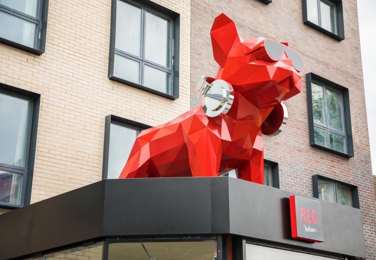Radisson Red London Greenwich The O2 Екстериор снимка