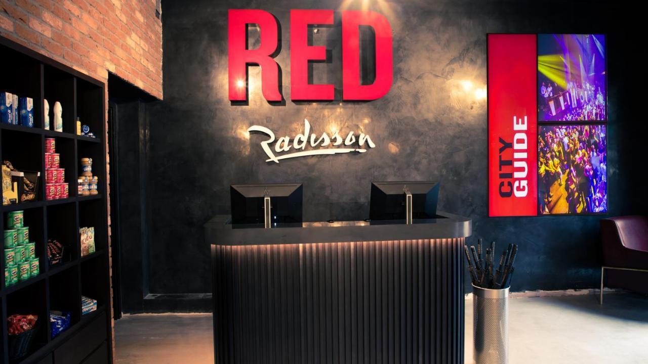 Radisson Red London Greenwich The O2 Екстериор снимка