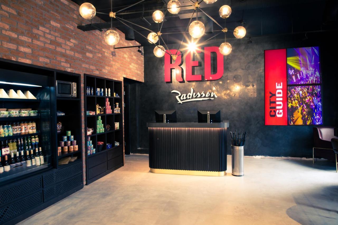 Radisson Red London Greenwich The O2 Екстериор снимка