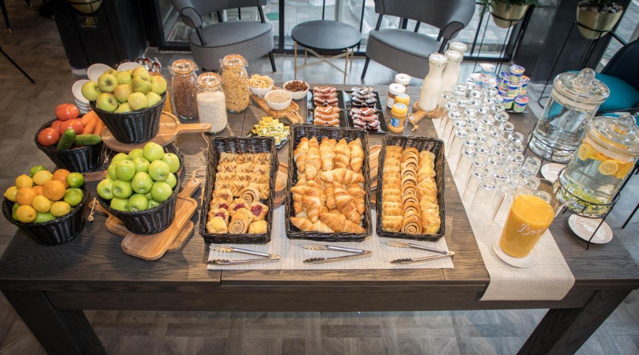 Radisson Red London Greenwich The O2 Екстериор снимка