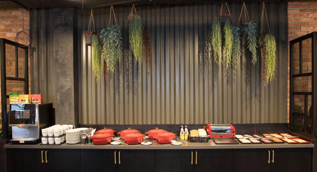Radisson Red London Greenwich The O2 Екстериор снимка